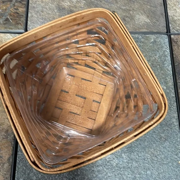 2006 Longaberger Shamrock Basket & protector - Picture 2 of 5